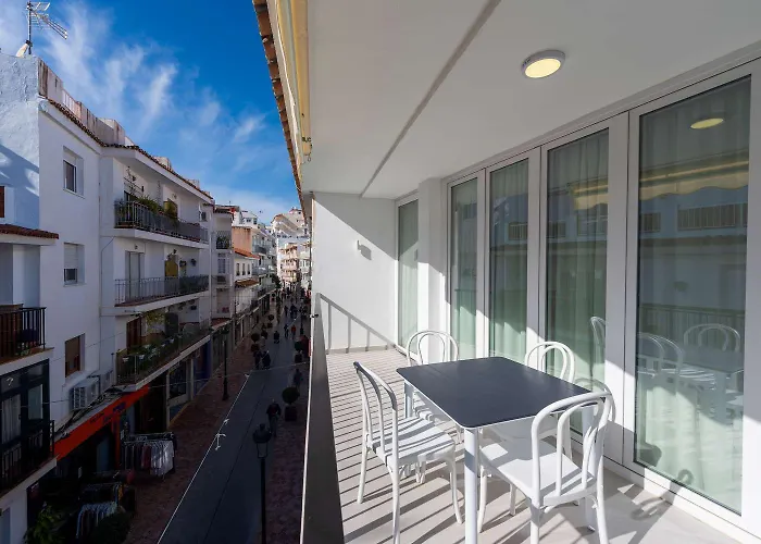 Paloma - 3 Min Walk To Balcon De Europa & דירה