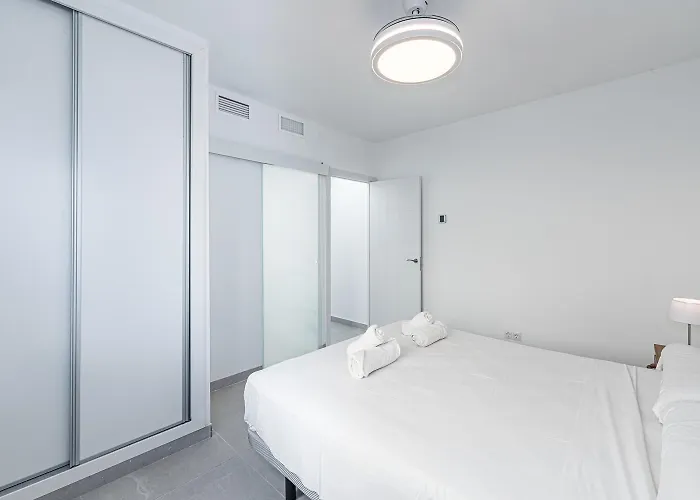 Апартаменты Paloma - 3 Min Walk To Balcon De Europa & Нерха